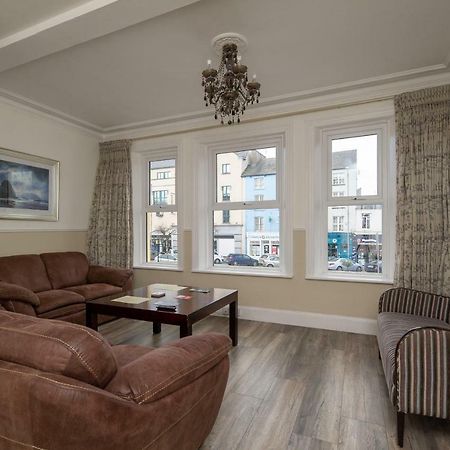 ホテル The Square Townhouse ファーモイ エクステリア 写真